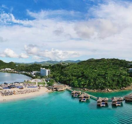 ロイヤルトン アンティグア リゾート アンド スパ オール インクルーシブ Five Islands Village エクステリア 写真