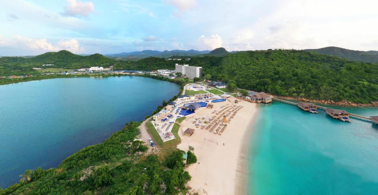 ロイヤルトン アンティグア リゾート アンド スパ オール インクルーシブ Five Islands Village エクステリア 写真